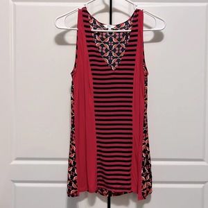 Crown & Ivy Tank Sz M Red Orange Geometric Shapes